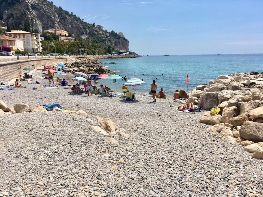 bel appartement lumineux joyeux spacieux, vue mer Menton Extérieur photo