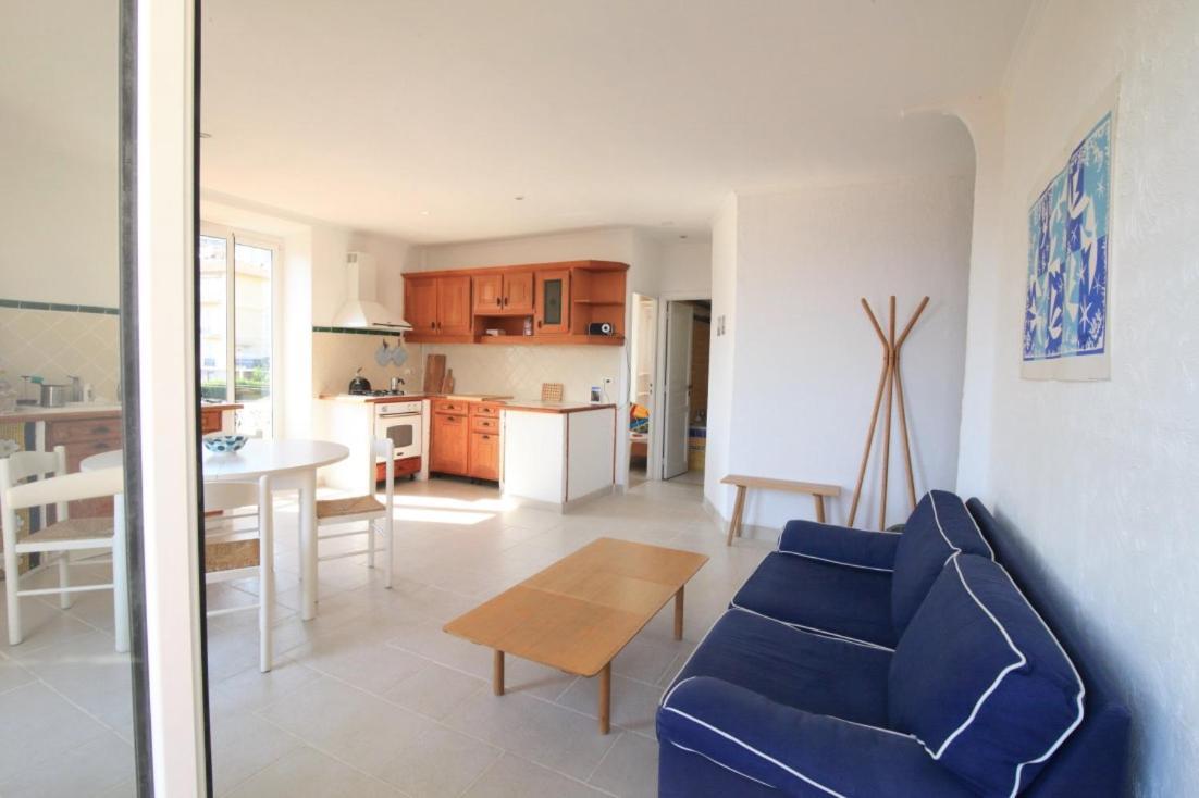 bel appartement lumineux joyeux spacieux, vue mer Menton Extérieur photo